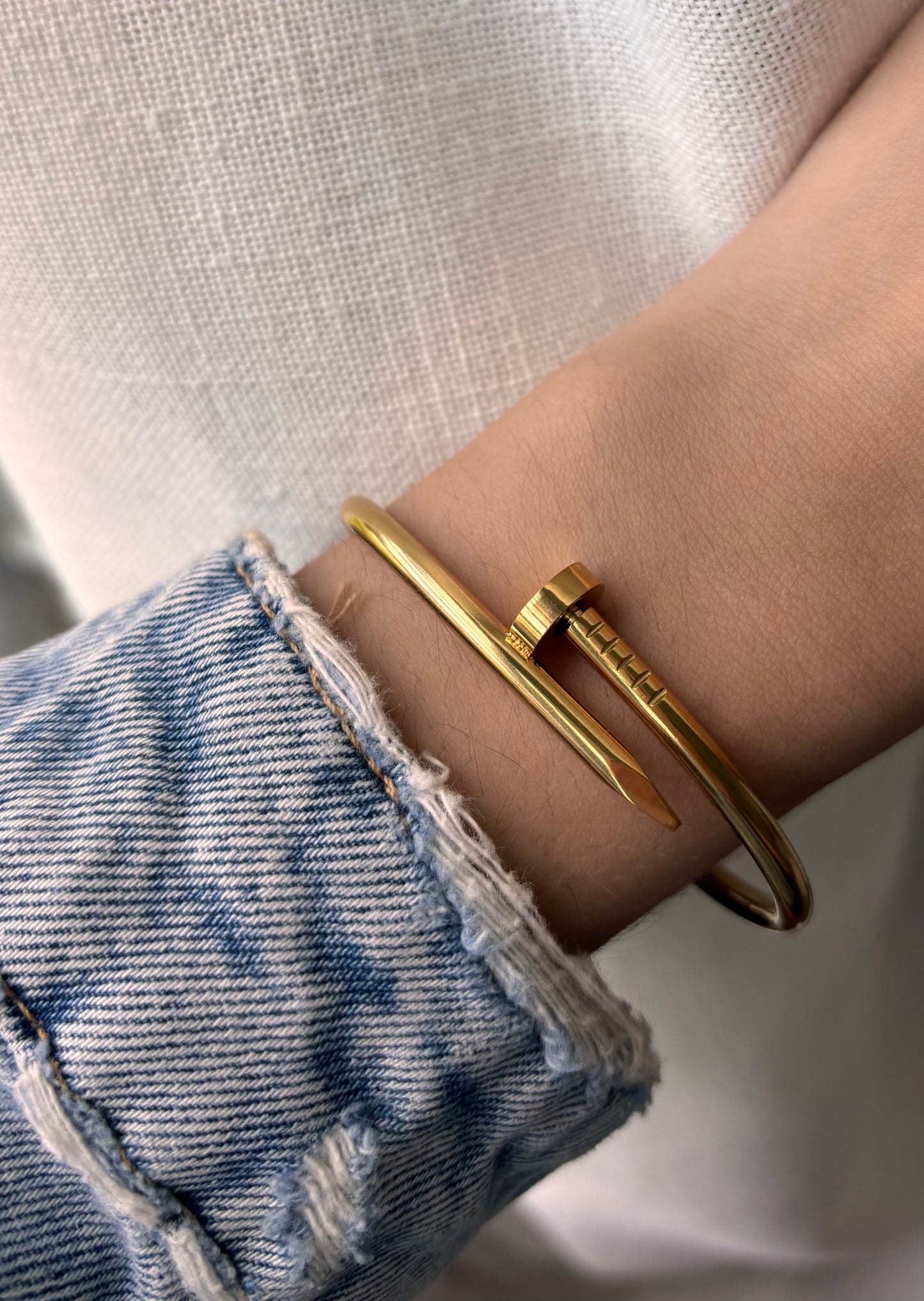 Clavo Bangle