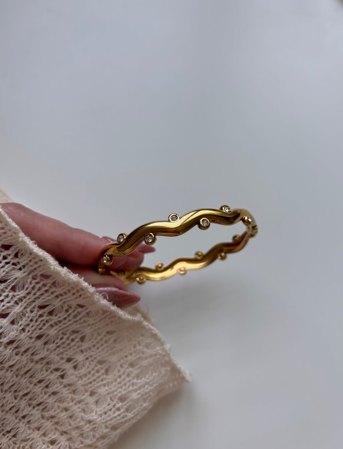 Isa Bangle