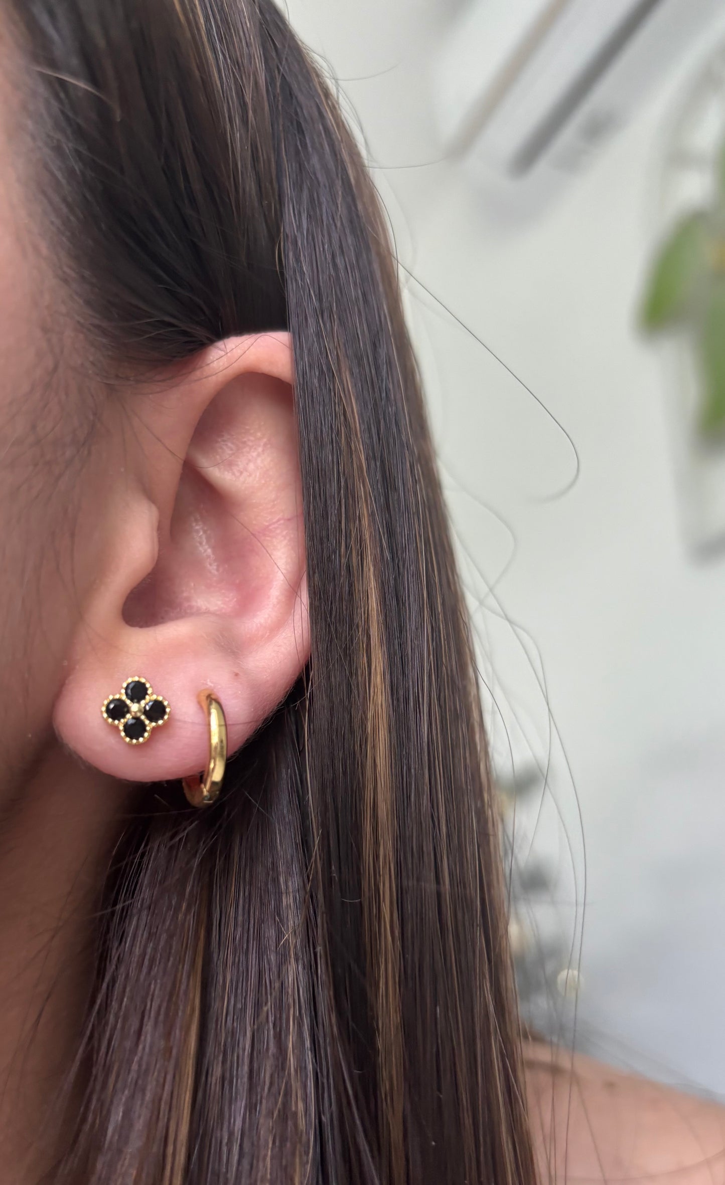 Mini Black Trebol Studs
