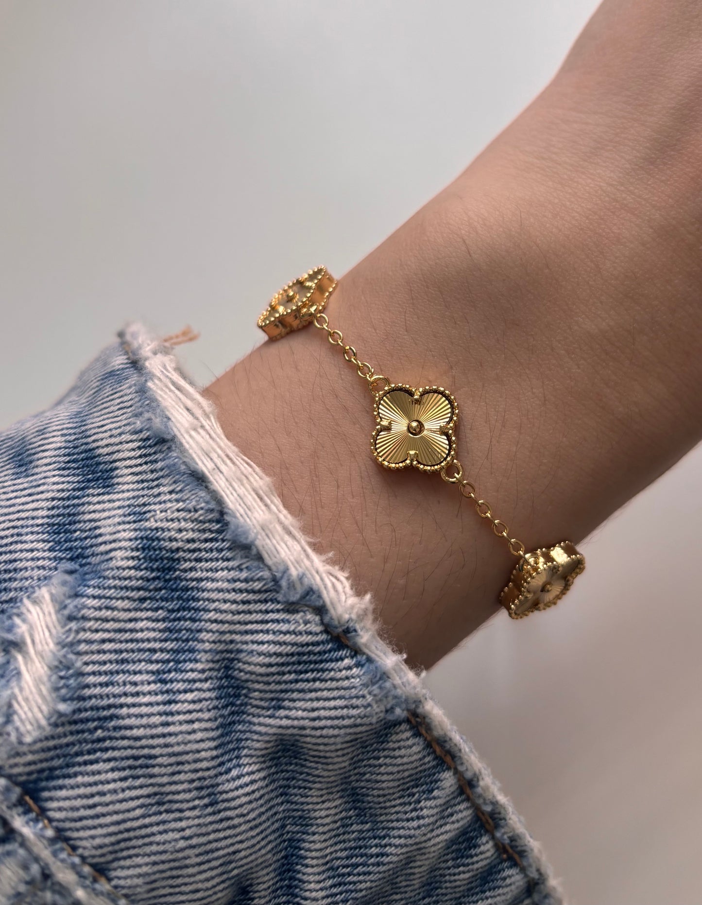 Golden Trebol Bracelet