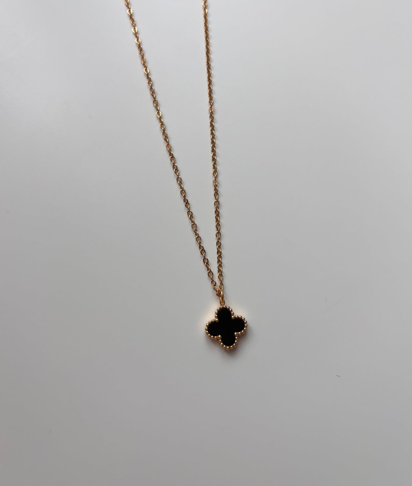 Simple Trébol Necklace