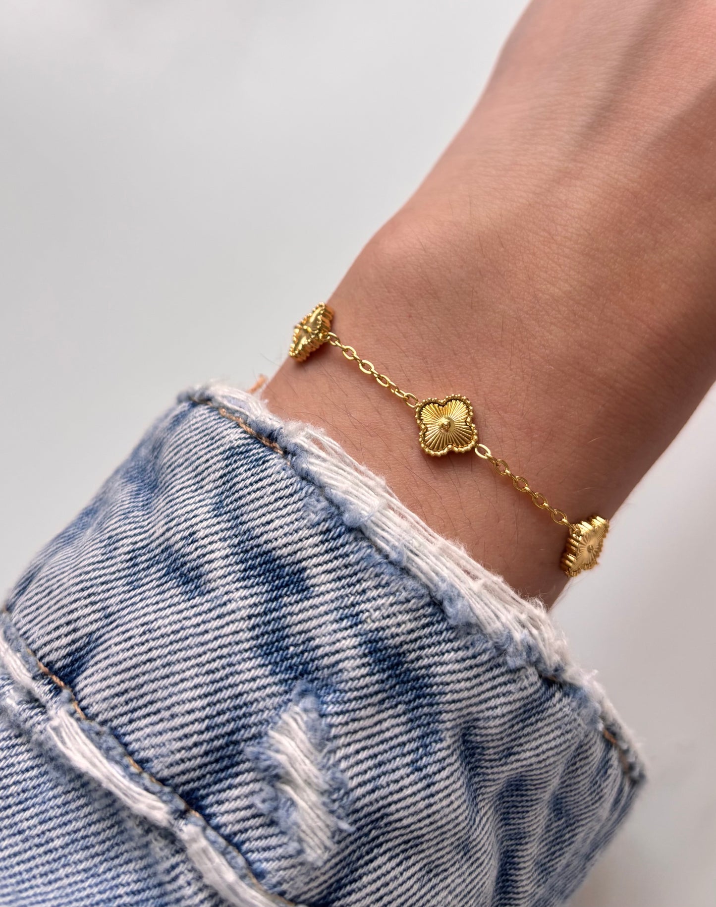 Gold S Trebol Bracelet