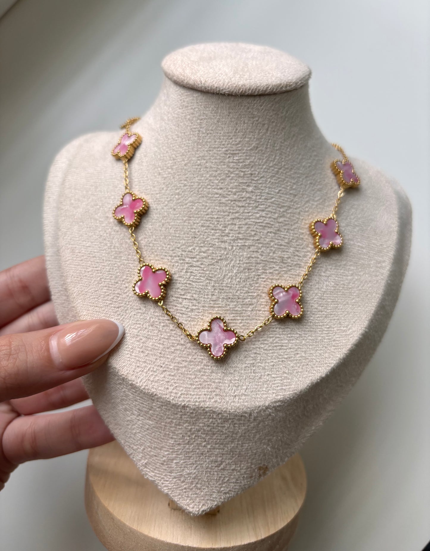 Pink Trebol Choker