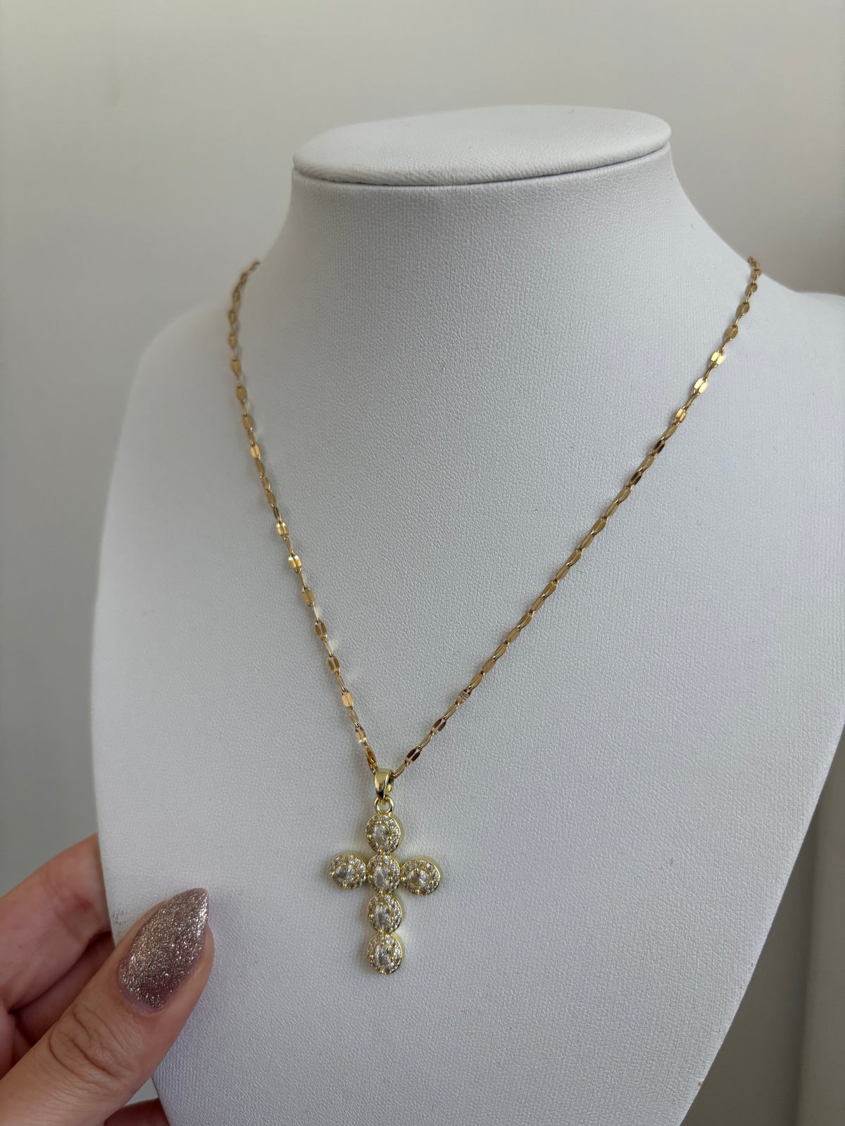 Cruz neckalce