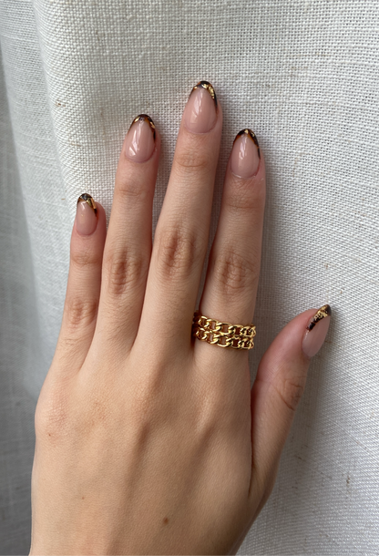 Chunky gold ring