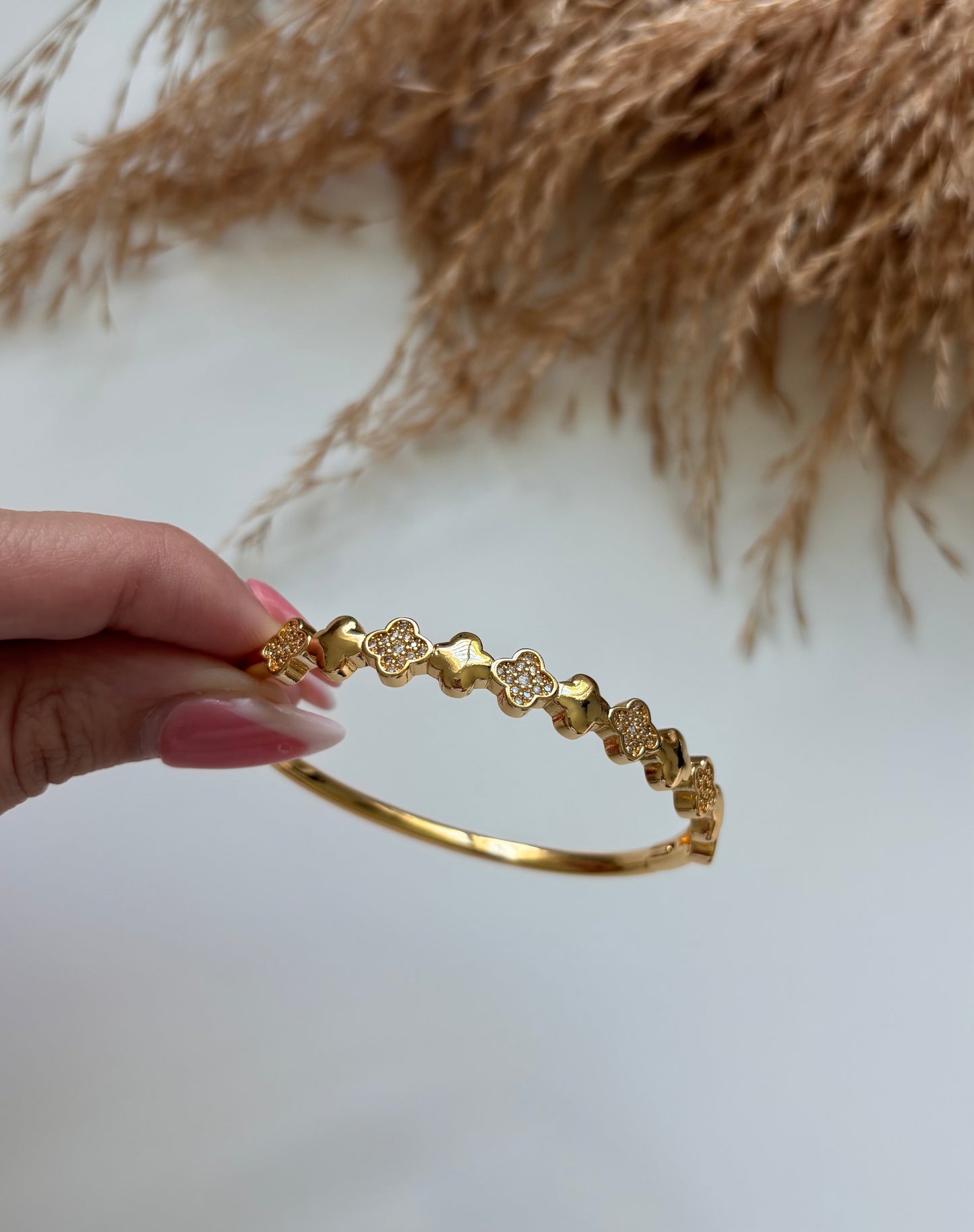 Glitter Trebol Bangle