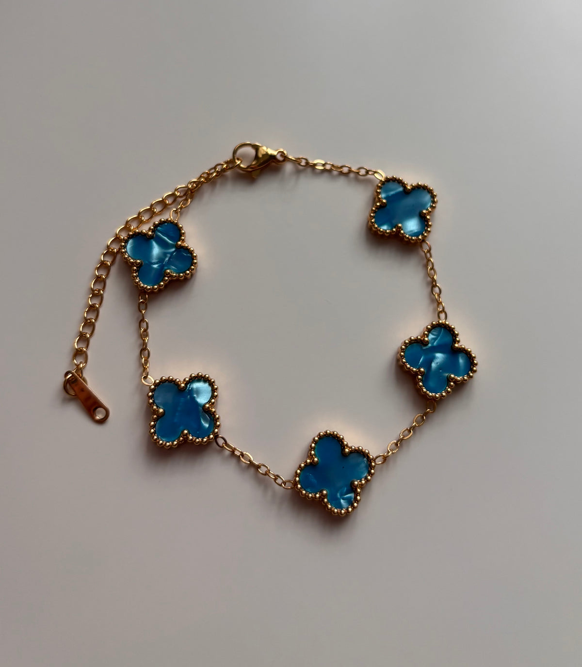 Blue trebol bracelet