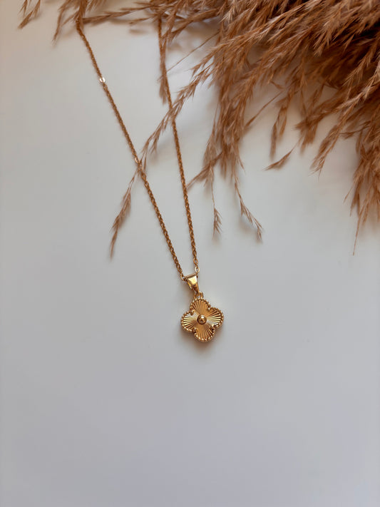 Single Trebol necklace