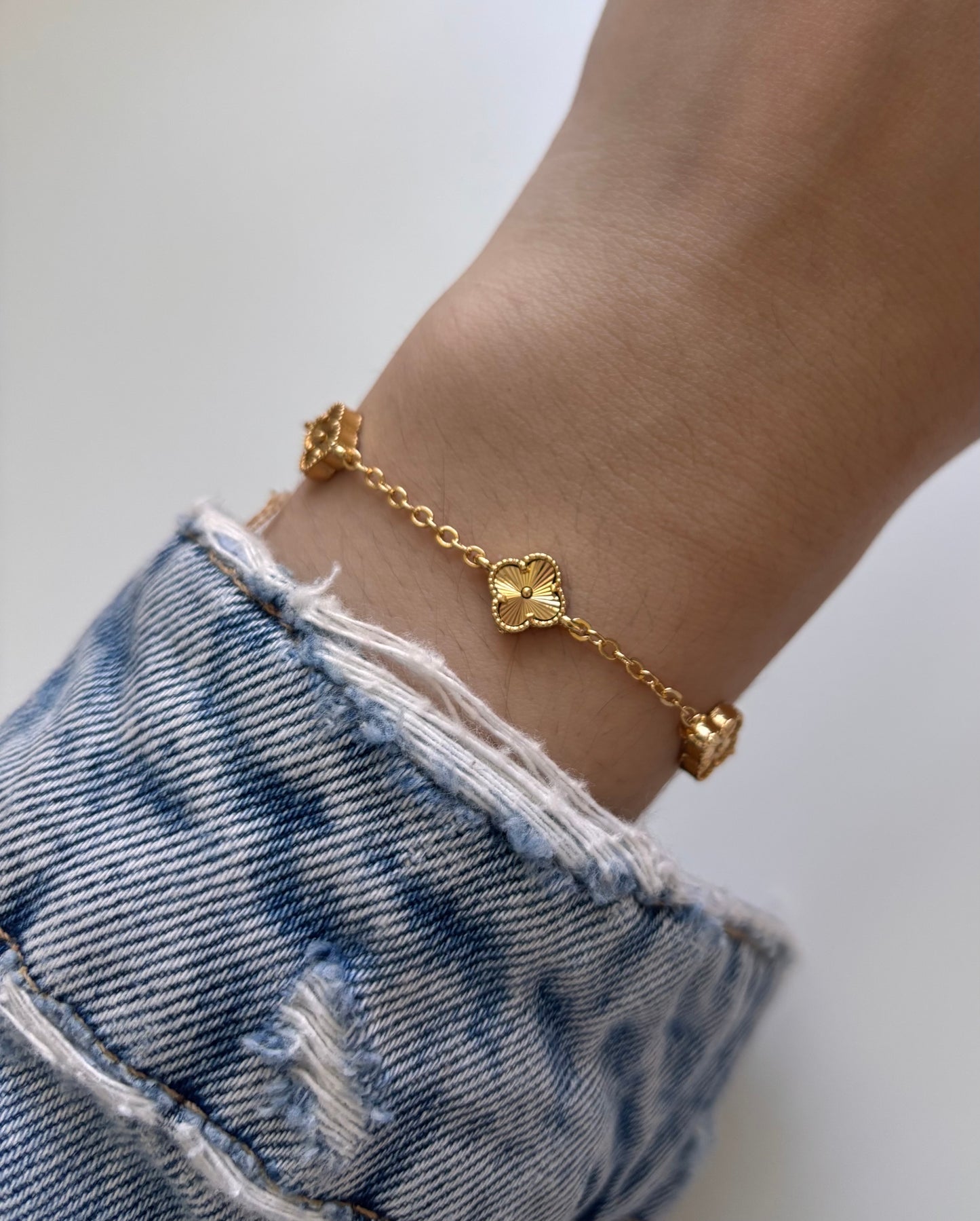 Gold Mini Trebol Bracelet