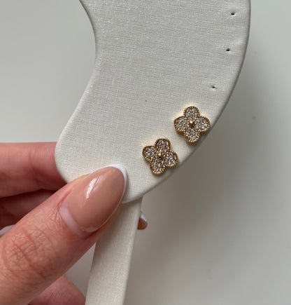 Glitter trebol studs