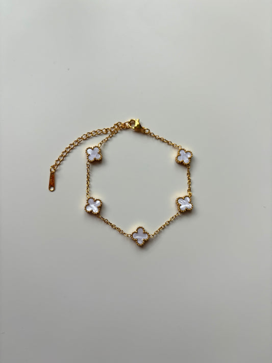 White trebol bracelet