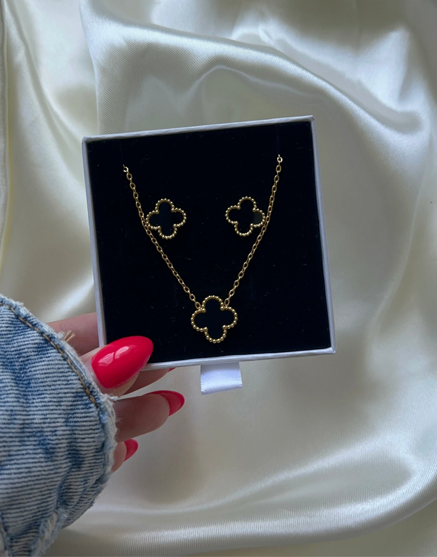 Trébol necklace set