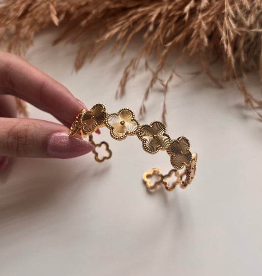 Trebol Gold Bangle