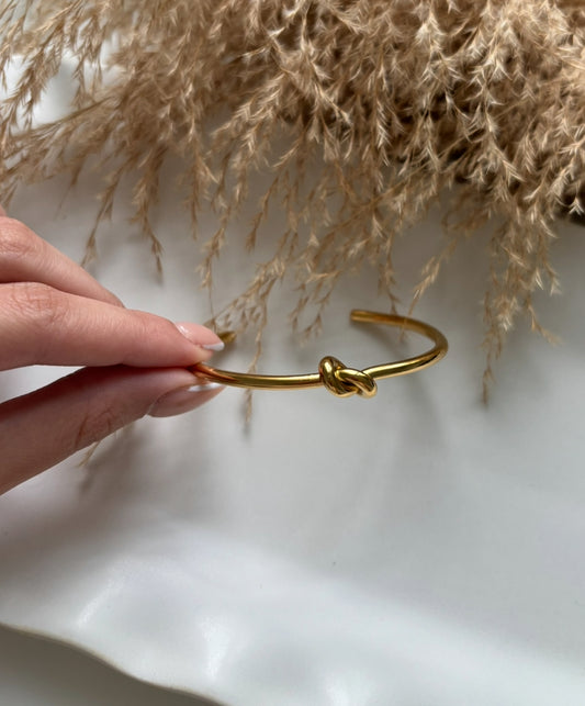 Knot bangle