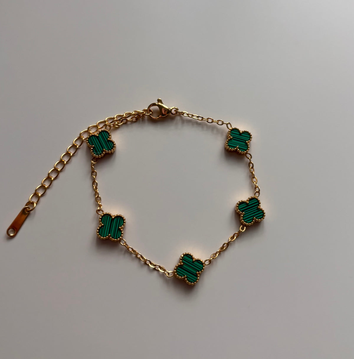 Green trebol bracelet