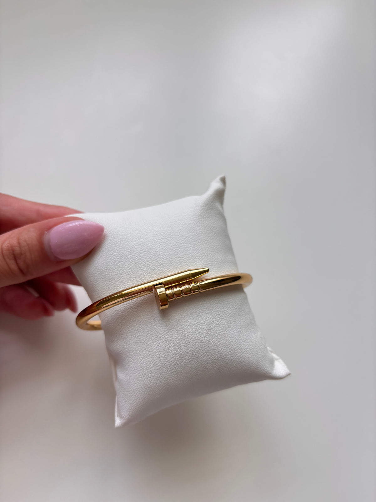 Clavo Bangle