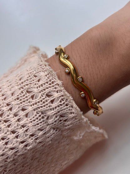 Isa Bangle