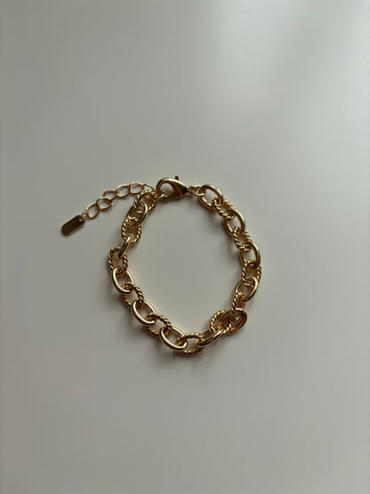 Elle bracelet