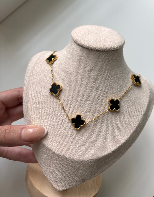 Black Trebol necklace