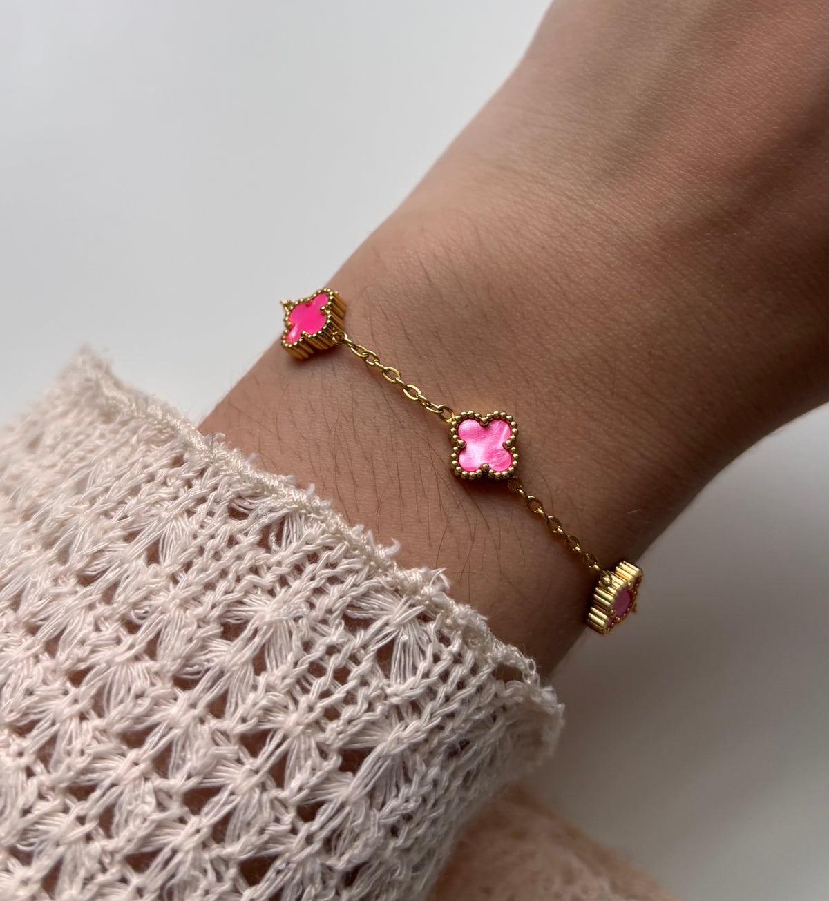 Pink trebol bracelet