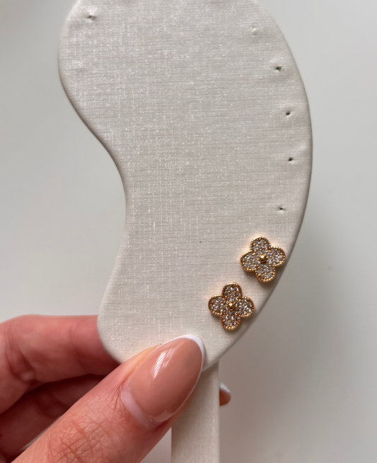 Glitter trebol studs