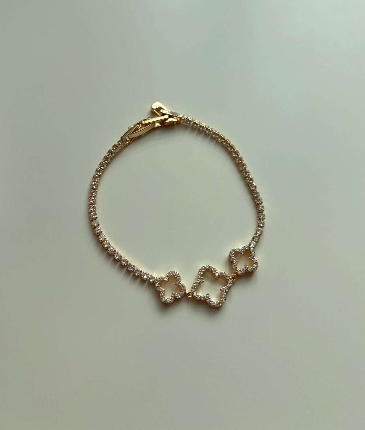Trebol dainty bracelet
