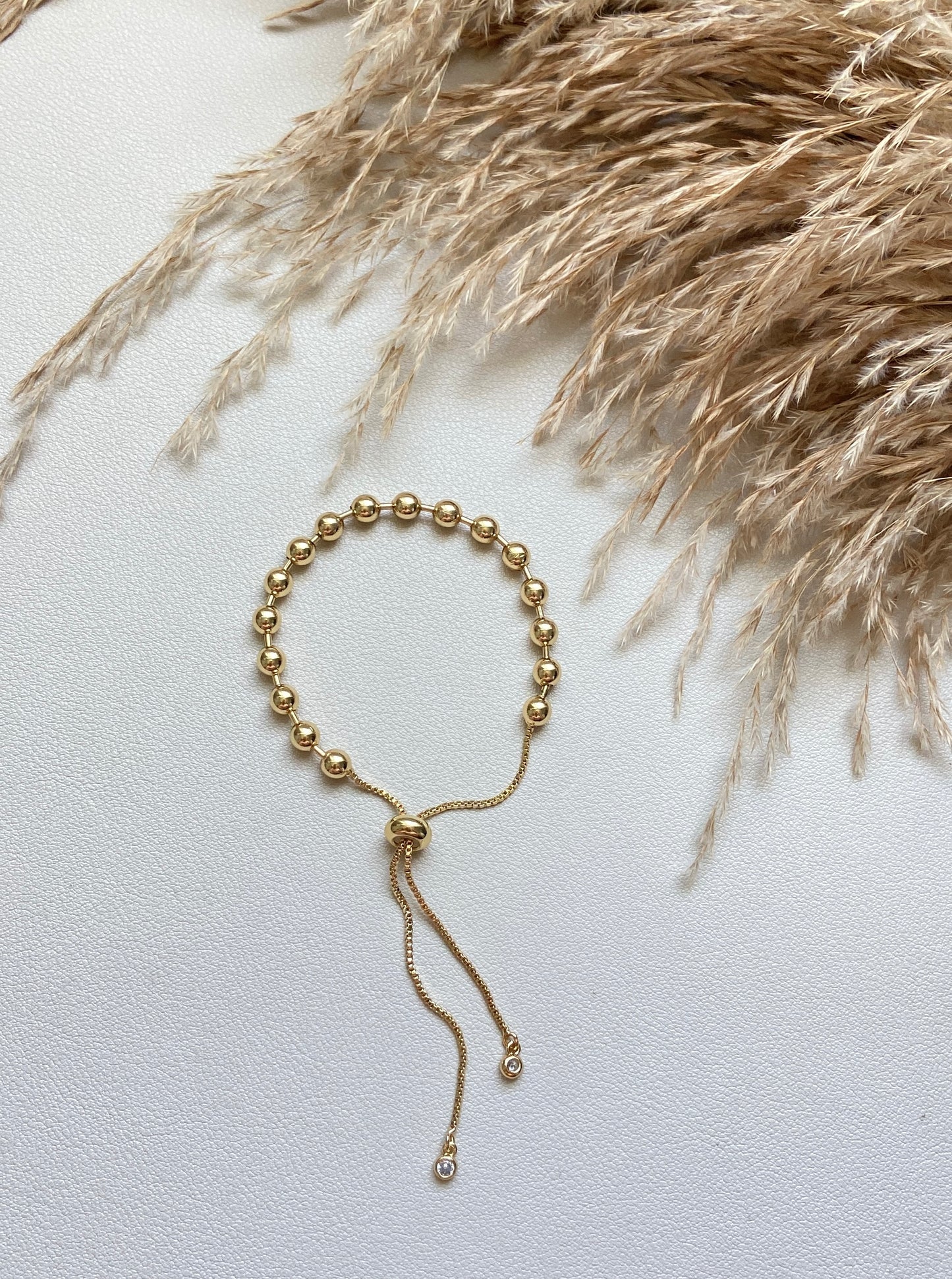 Minimalistic ball bracelet